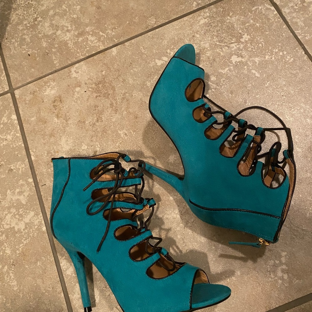 Heels 8.5